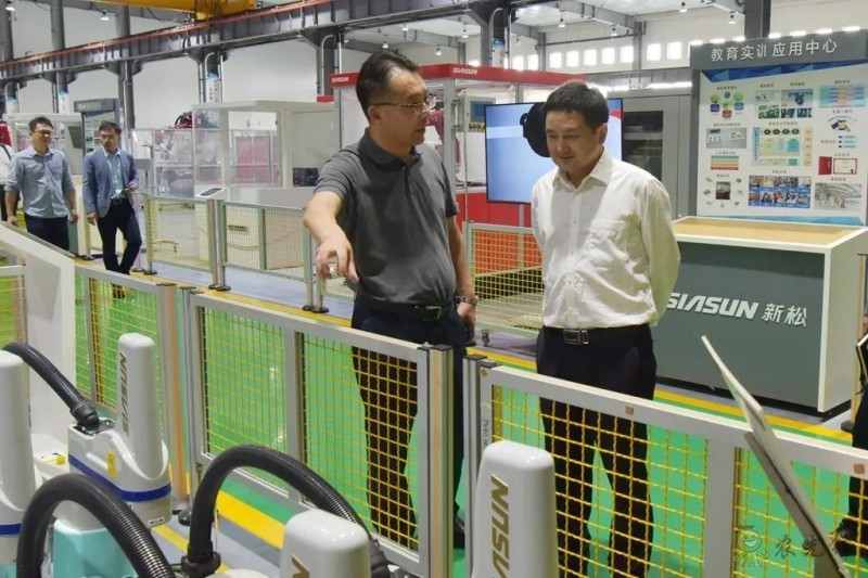 探索智慧植物工廠新模式&mdash;&mdash;新松公司與中國農業科學院都市農業研究所簽署戰略合作協議 